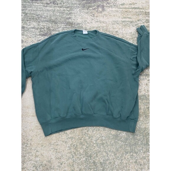 Nike Women’s 2XL Teal Cropped Crewneck Sweatshirt Swoosh Logo In Middle - Picture 1 of 7